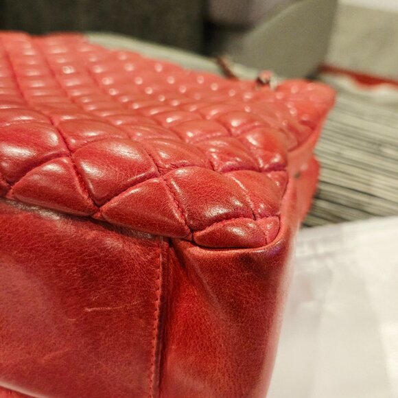 Chanel Fuchsia Quilted Iridescent Calfskin Leather New Bubble Small Tote Bag - Picture 16 of 16